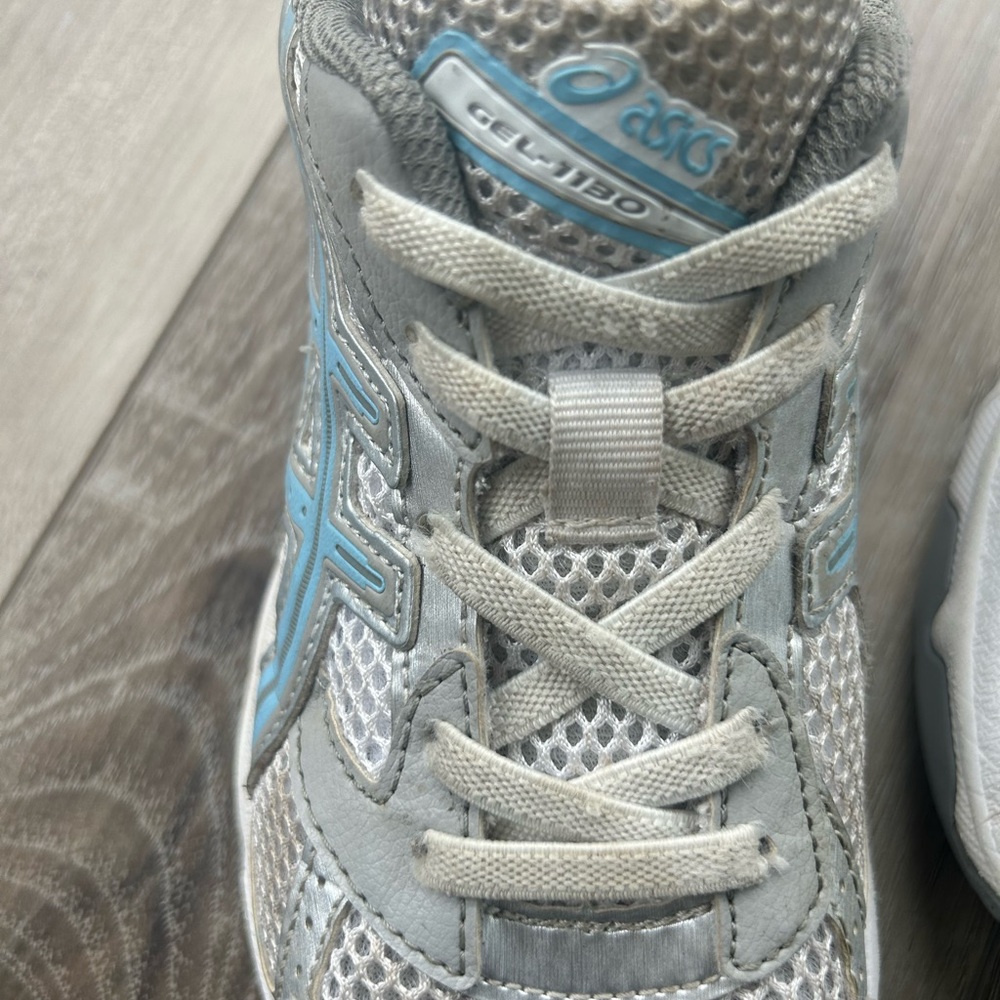 Asics Boys Sneakers in Gray and Light Blue - Picture 2 of 16
